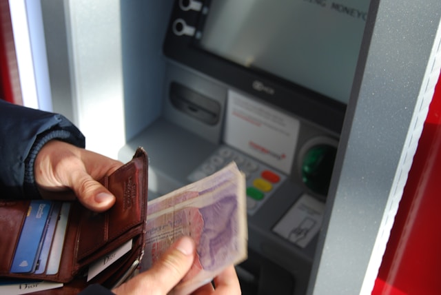 prelievo di denaro a un ATM